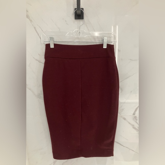 Burgundy Bodycon Stretchy Skirt - Size Small - Picture 2 of 3